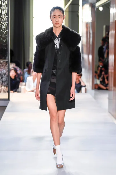 Look 70